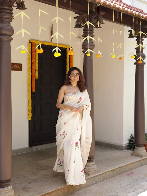 Keerthi Suresh stylish in strapless blouse with saree