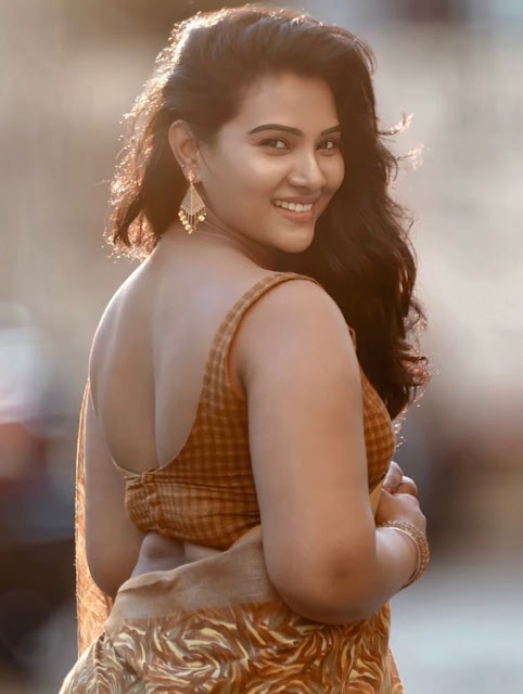 Dhivya Duraisamy latest sleeveless saree hot photos