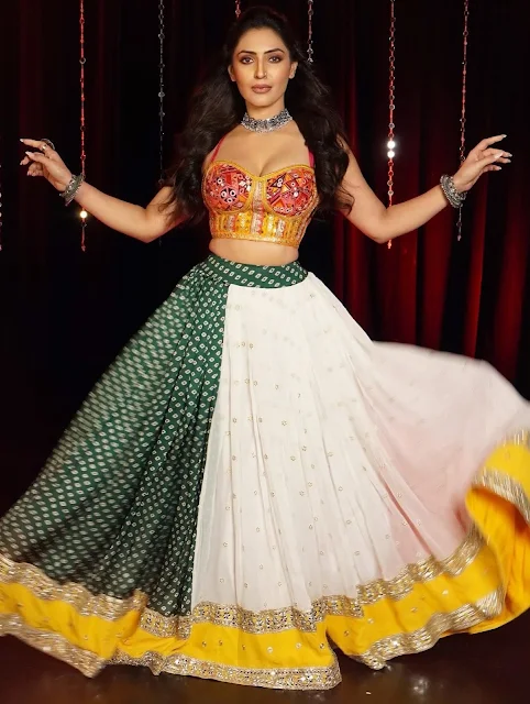 Shivangi Verma hot garba festive pics