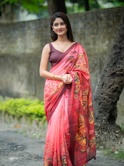 Subhashree Dutta modeling saree with elegant sleeveless blouse Subhashree Dutta modeling saree with elegant sleeveless blouse