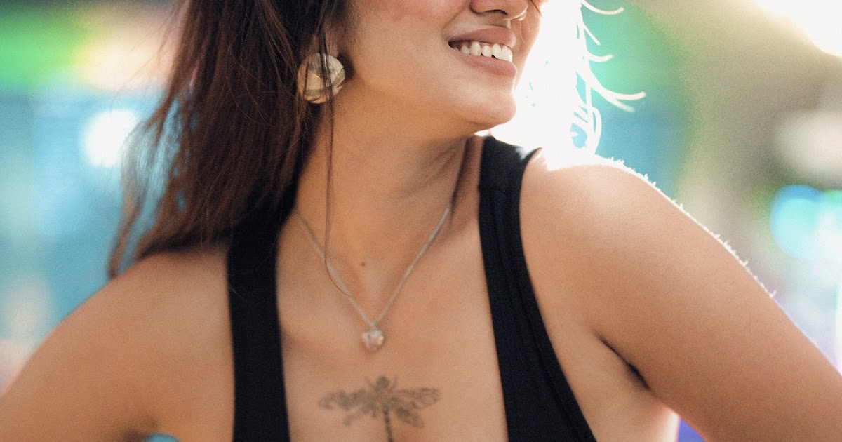 Sanchayita Stylish Look in Black Sleeveless Top Photos Celebrity Sarees