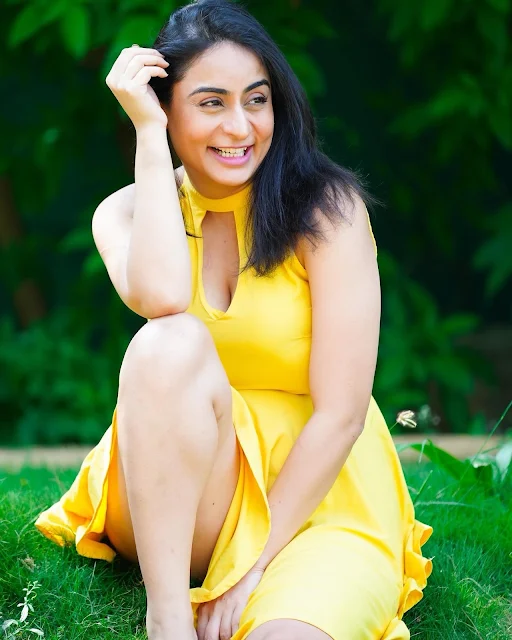 Damini Chopra Yellow Mini Dress Pics