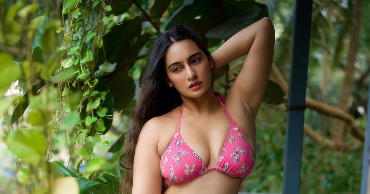 Megha Shukla Hot Pics In Pink Bikini Top And White Maxi Skirt Celebrity Sarees