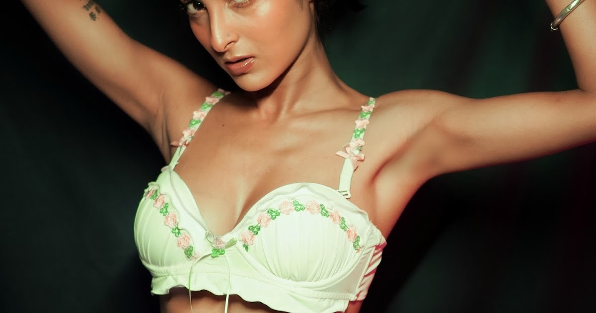 Debpriya Ghosh Stylish Look in White Floral Set Celebrity Sarees