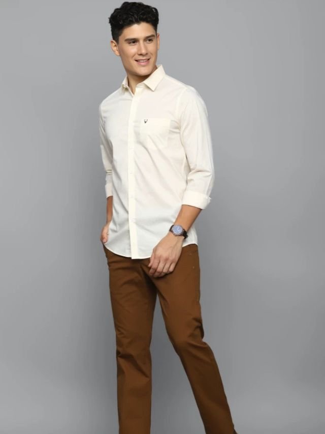 25+ Mens Shirt and Pant Combination Ideas for Every Age Group Cream Shirt and Maroon Pant