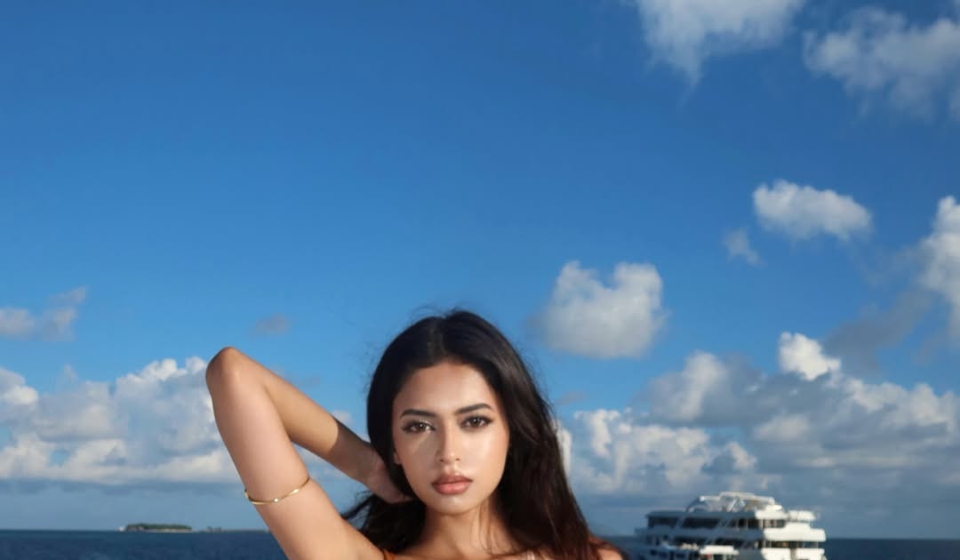 Aarushi Gambhir Latest Fashion Bikini Pics Celebrity Sarees