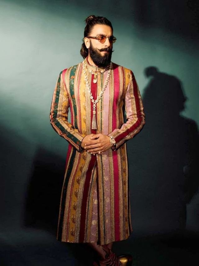 Mens Kurta Colors: What Are in Trend This Year? Ranveer Singh in Multicolor Kurta