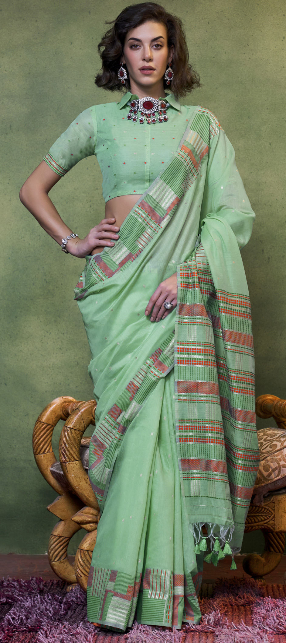 Boss Lady Vibes: 10 Saree Styles For A Confident Office Look India Wedding Saree handloom-saree