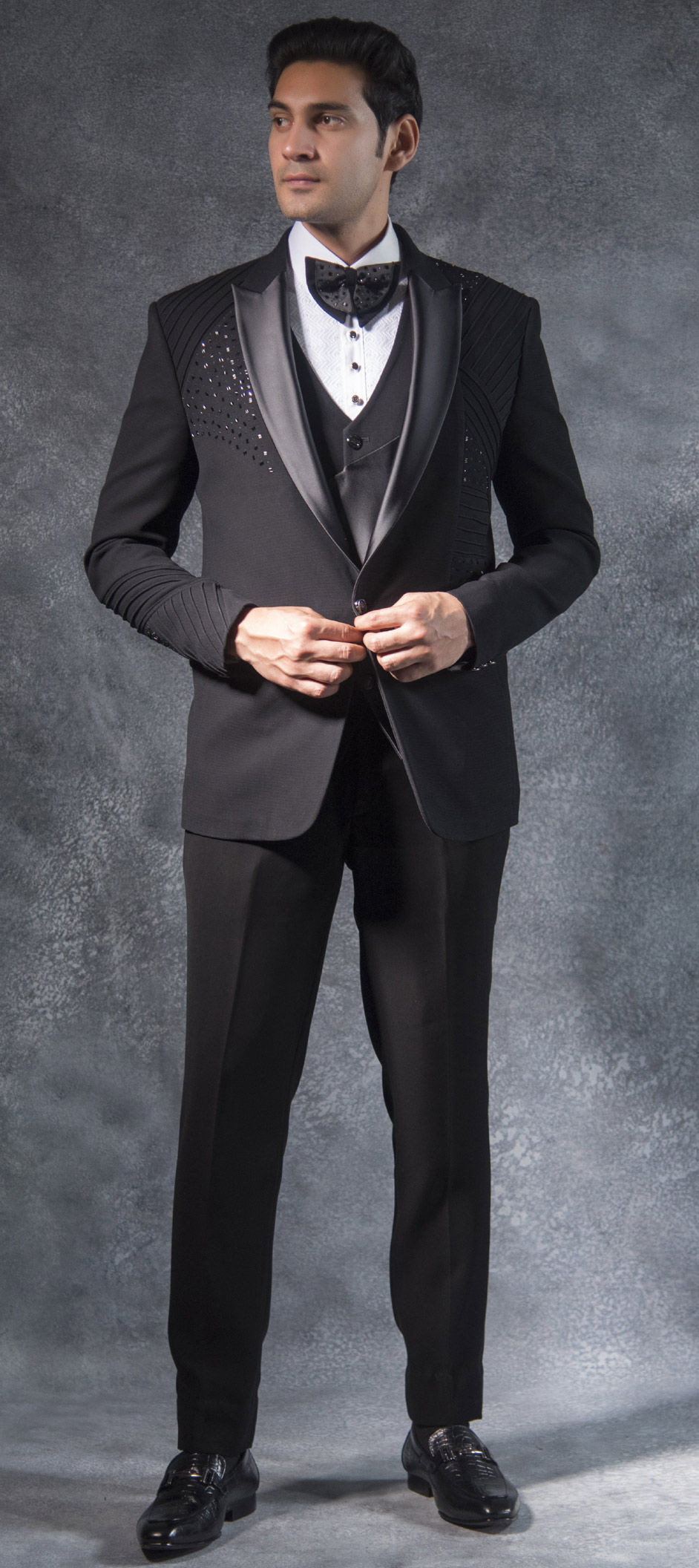 Wedding Tuxedos: The Perfect Blend Of Elegance And Confidence India Wedding Saree men-tuxedo