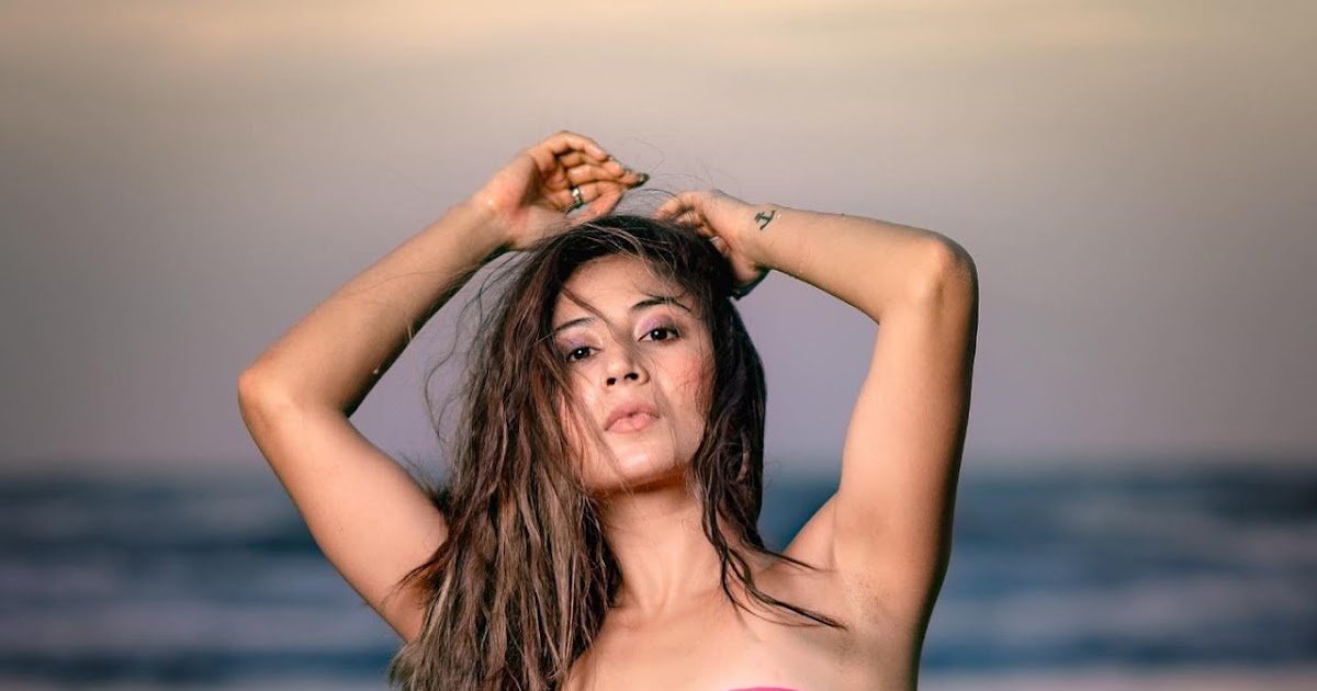 Shreya Kalra Hot Pink Bikini Latest Pics Celebrity Sarees