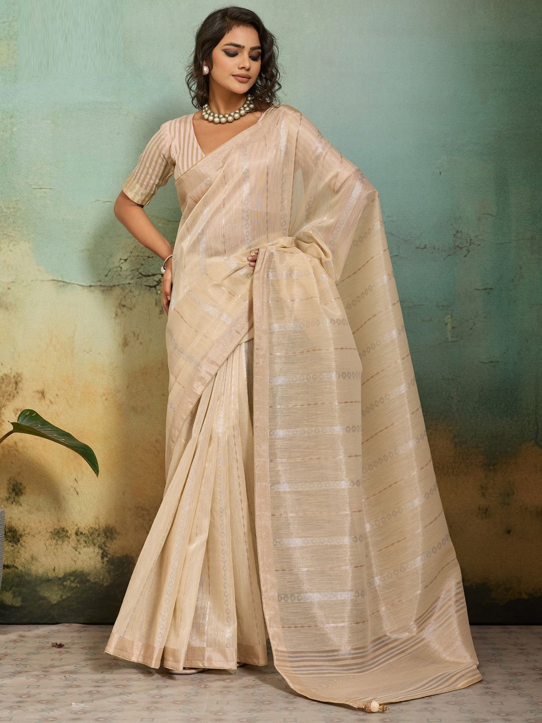 The Complete Encyclopedia Of Indian Sarees: 26 Types, Fabrics, Weaves & Regional Styles Explained India Wedding Saree soft-silk-saree
