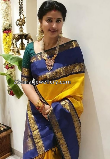 Sneha Yellow Blue Gadwal Saree Sneha Yellow Blue Gadwal Saree Sarees