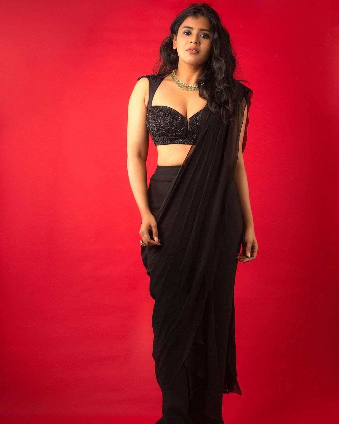 Hebah Patel in a black pre-draped saree by Shashank Chelmilla! Sarees