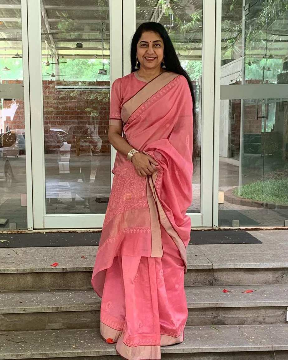 Suhasini Hasan dresses elegantly in a pink saree for a fund raiser! Sarees