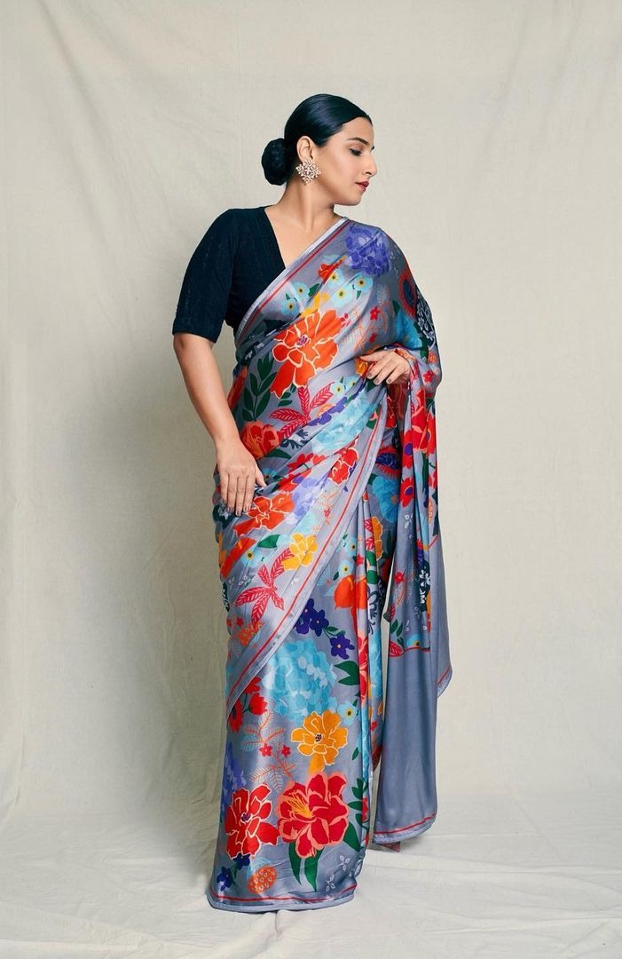 Vidya Balan proves there’s no dull moment in a saree with a grey number for “Sherni” promotions! Vidya Balan proves there’s no dull moment in a saree with a grey number for “Sherni” promotions! Vidya Balan