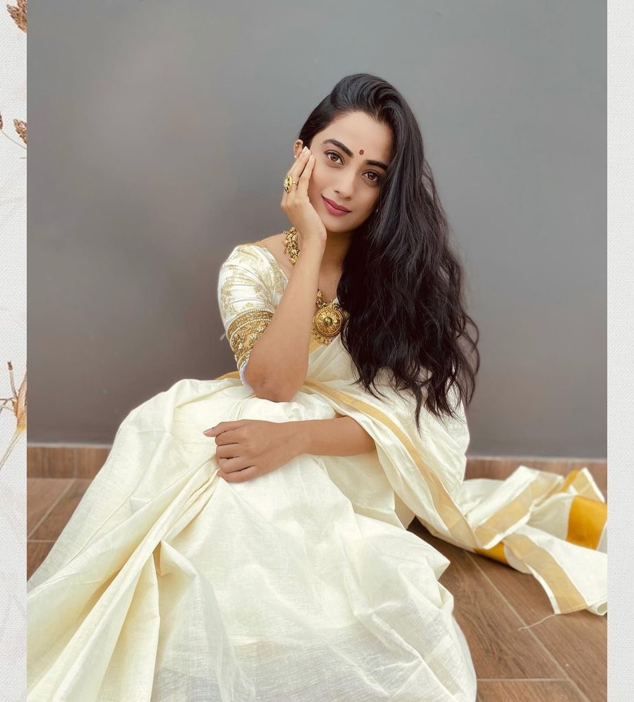Namitha Pramod needs everybody a contented Onam in a set saree! Namitha Pramod