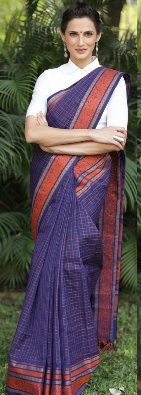 Shilpa Reddy pairs her navy blue Kanchi cotton saree with a shirt blouse! Shilpa Reddy