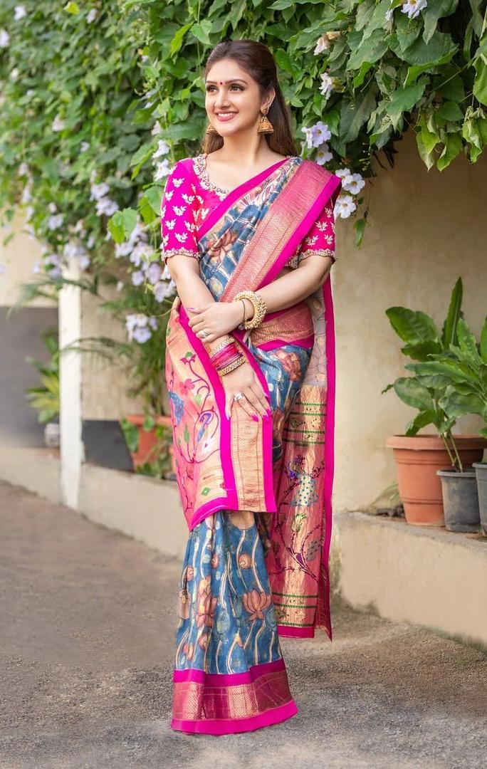 Sridevi Vijaykumar sports activities an indigo saree for “Comedy Stars”! Sridevi Vijaykumar sports activities an indigo saree for “Comedy Stars”! Sarees