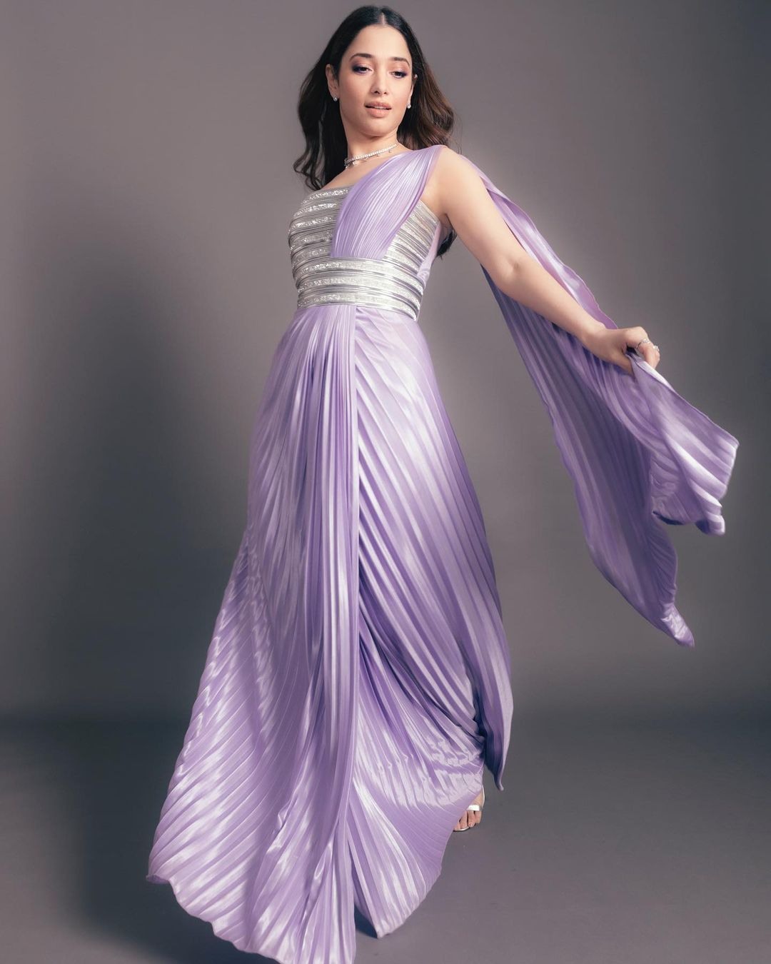 Tamannaah Bhatia raises fashion quotient as she dons a pre-draped lilac saree for “Masterchef -Telugu!” How to style a pre draped saree