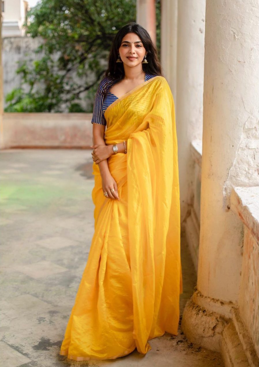 Aishwarya Lekshmi shines in a yellow saree at her new movie’s muhurat ceremony! Aishwarya lekshmi in a saree