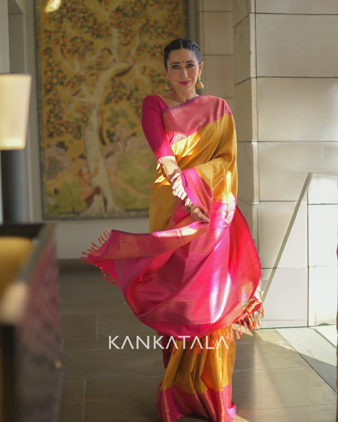 Karisma Kapoor radiates in a mustard yellow Kanchipuram saree for a shop inauguration! Karisma Kapoor radiates in a mustard yellow Kanchipuram saree for a shop inauguration! Kankatala