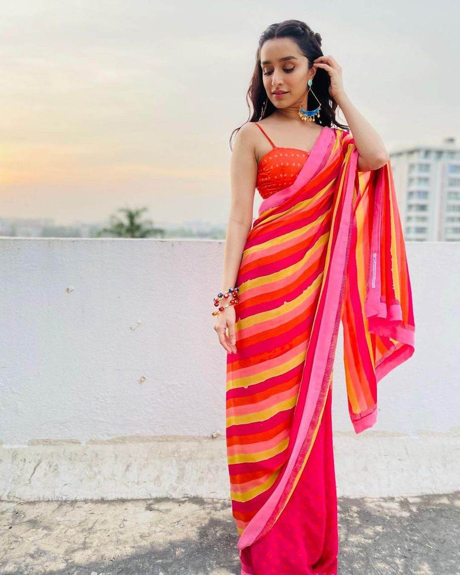 Shraddha Kapoor sets festive fashion goals in a red striped saree! Shraddha Kapoor sets festive fashion goals in a red striped saree! Shraddha Kapoor