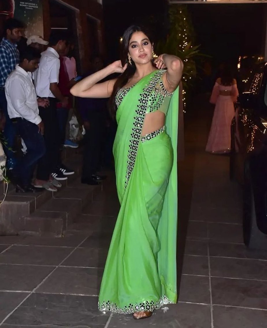 Janhvi Kapoor and Khushi Kapoor in Manish Malhotra outfits for Diwali! Janhvi Kapoor and Khushi Kapoor in Manish Malhotra outfits for Diwali! Manish Malhotra