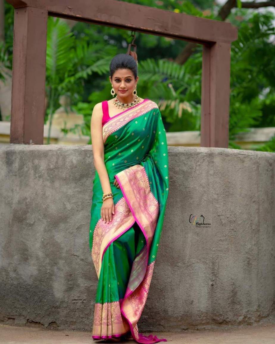 Priya Mani Raj looks graceful in a green katan silk saree for Diwali’21! Priya mani raj in a saree