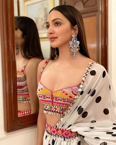 Amazing Looks of Actress Kiara Advani Flipkart