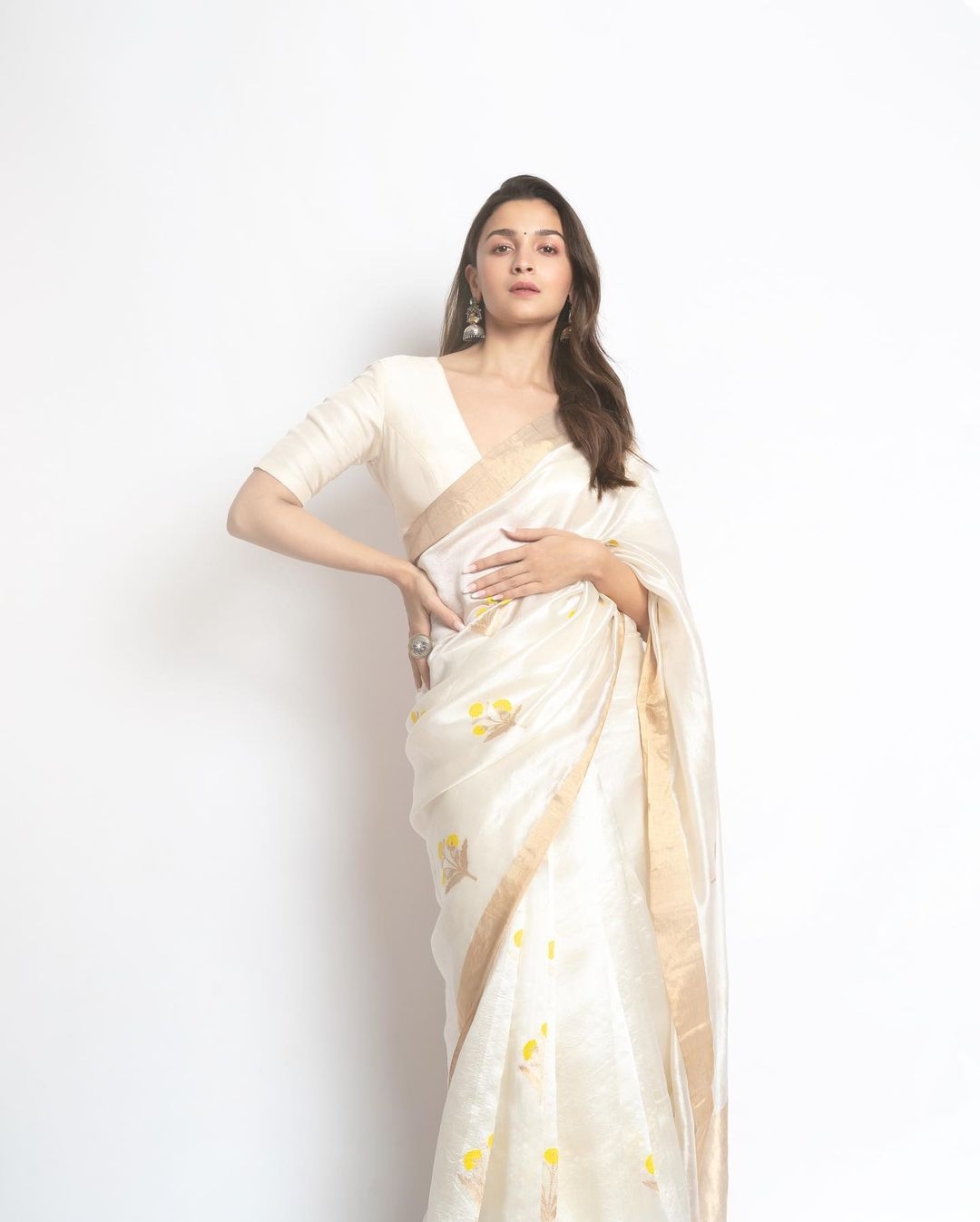 Alia Bhatt in an ivory saree for “GBK” promotions! Alia Bhatt