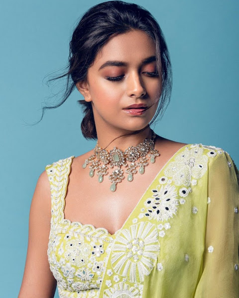 Photos of Keerthy Suresh's Hot Cleavage Flipkart