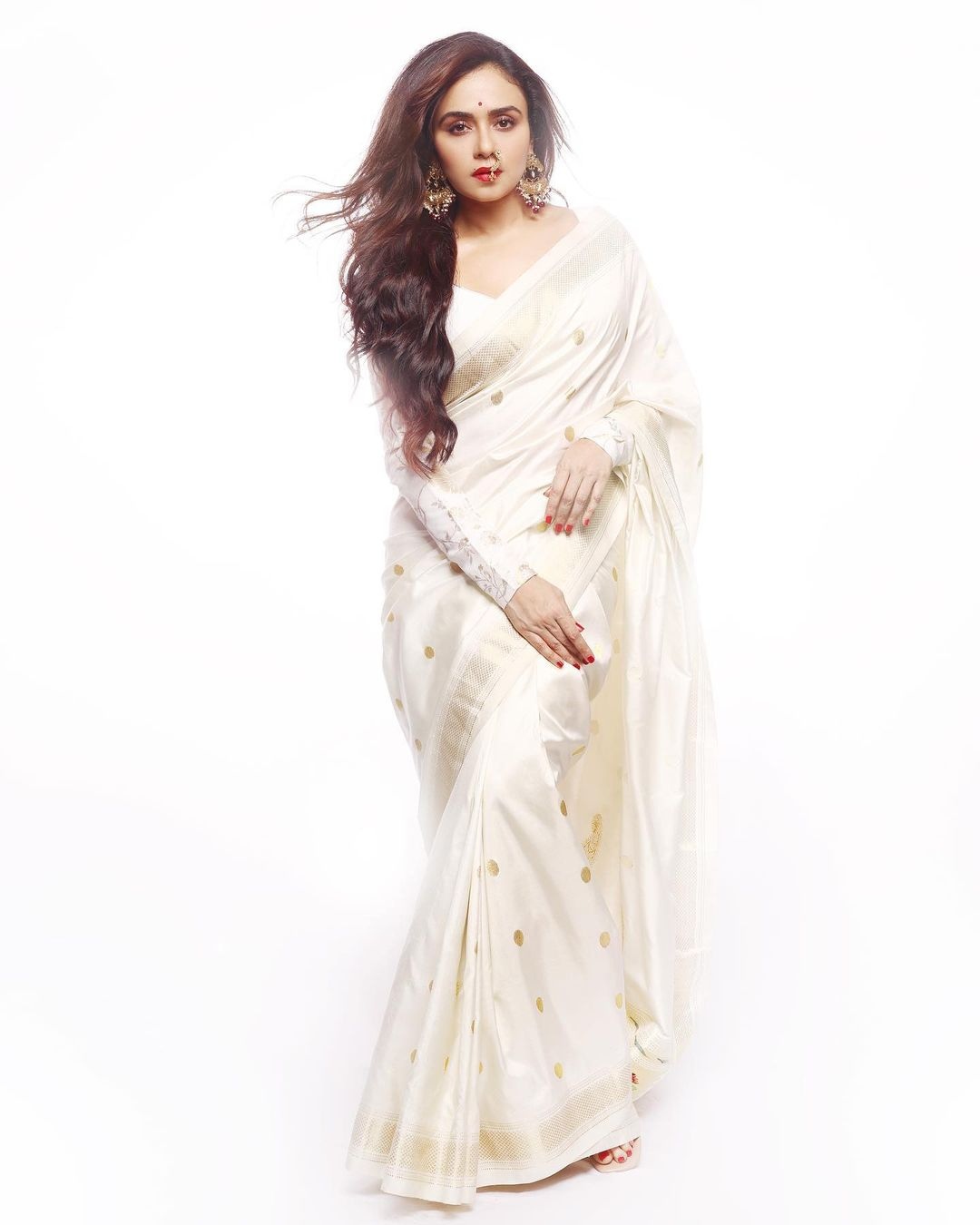 Amruta Khanvilkar in an ivory silk saree! Celebrity Sarees