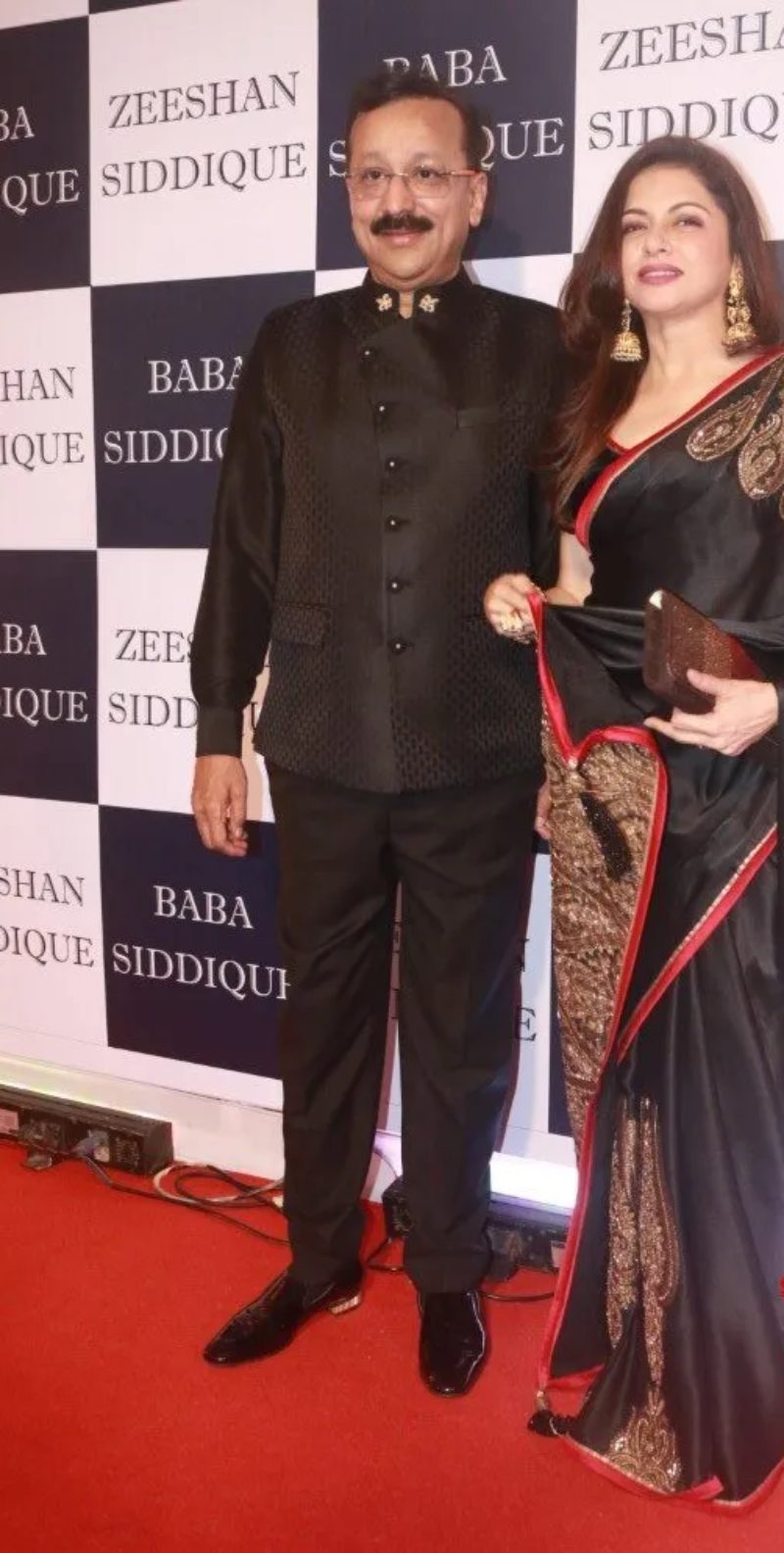 Bhagyashree attends an Iftar party wearing a black saree! Bhagyashree attends an Iftar party wearing a black saree! Bhagyashree in a saree