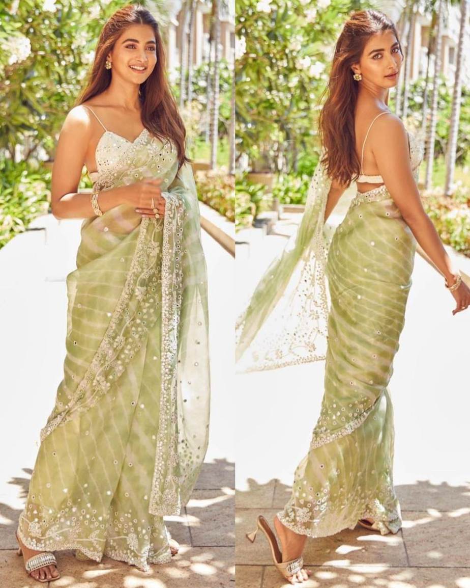 Pooja Hegde looks elegant in an organza leheriya saree for “Beast” promotions! Pooja Hegde looks elegant in an organza leheriya saree for “Beast” promotions! Pooja Hegde