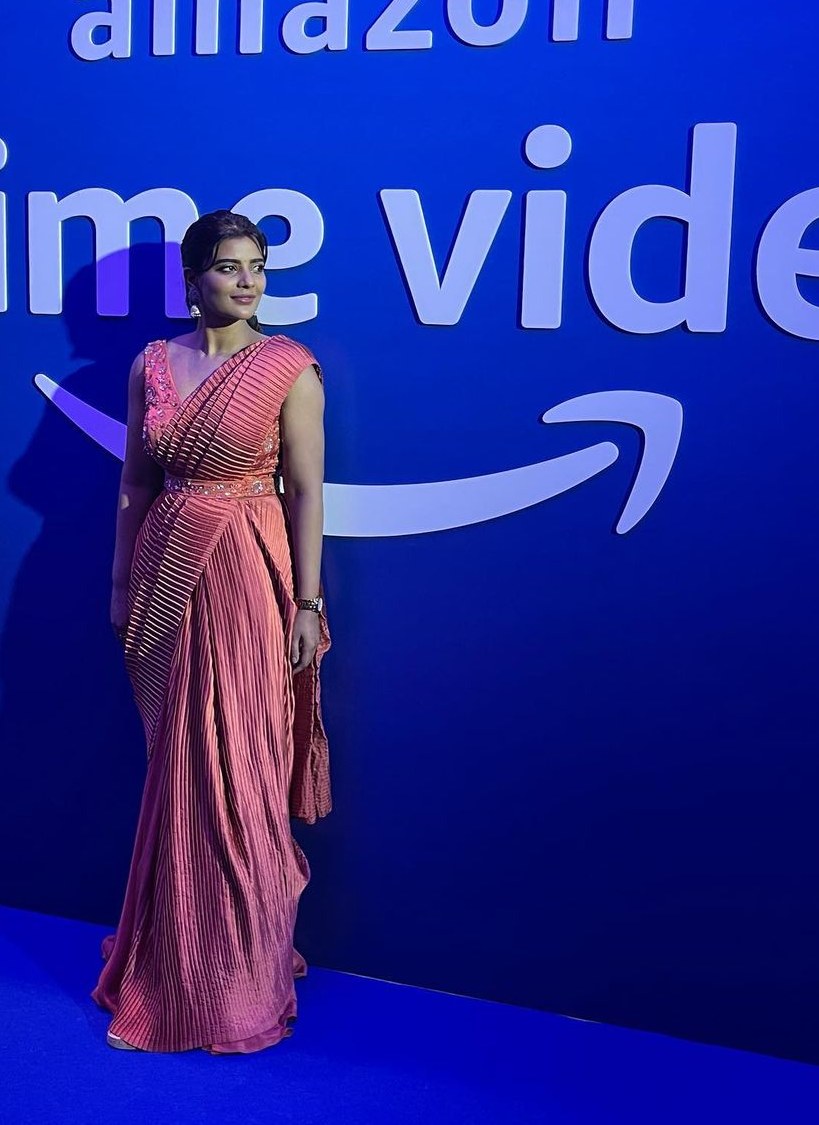 Aishwarya Rajesh looks stylish in a crushed saree! Aishwarya Rajesh