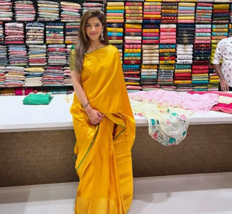 Mehreen Pirzada glows in a bright yellow silk saree! Mehreen pirzada in a saree