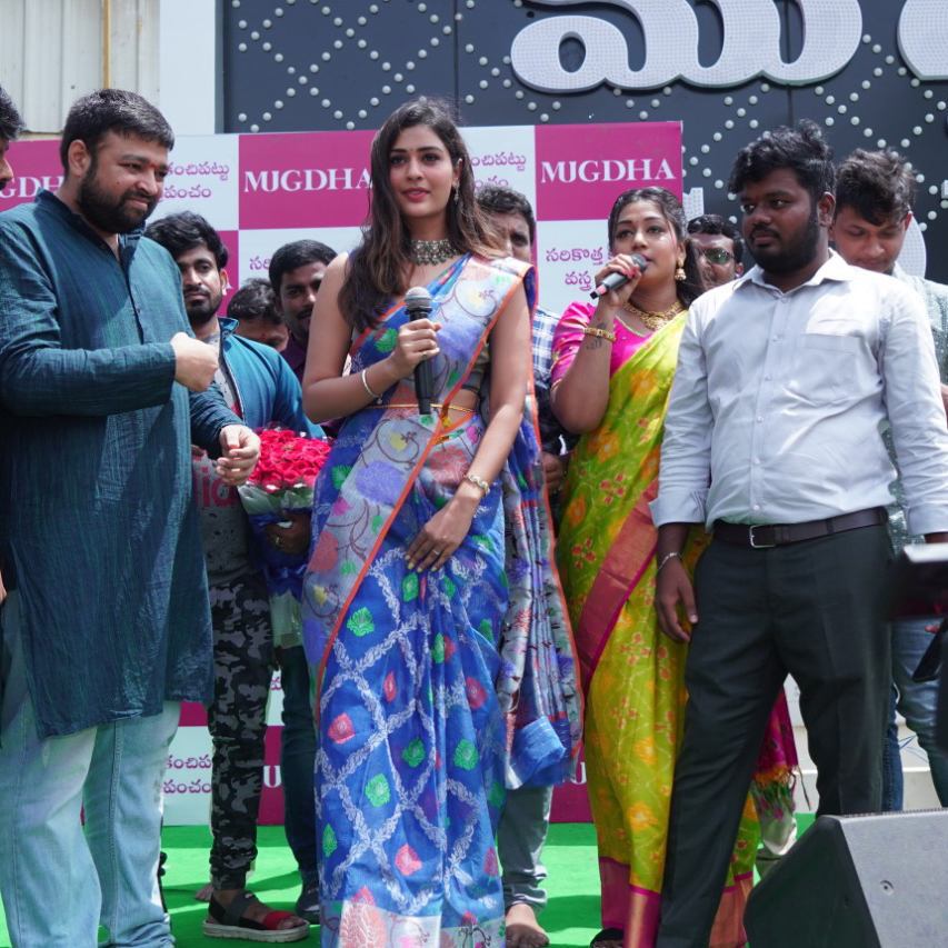 Payal Rajput drapes on a blue silk saree for a shop opening! Payal Rajput