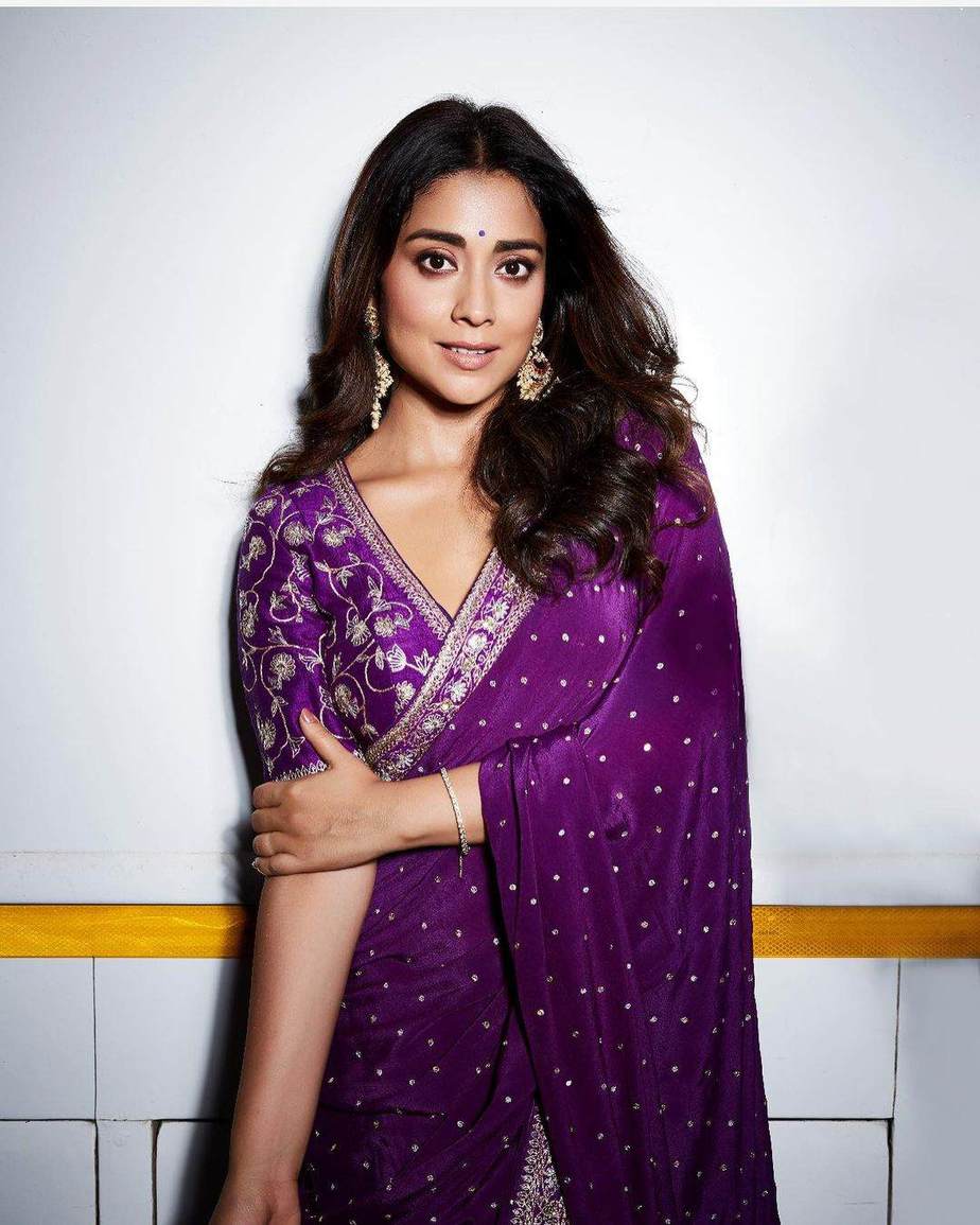 Shriya Saran looks gorgeous in a purple embellished saree! shriya saran in a saree