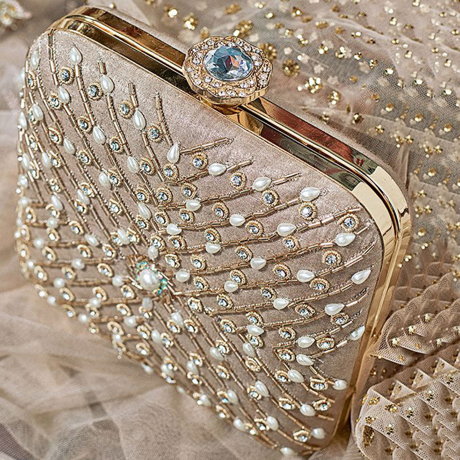 Stylish Bridal Clutch Bags Designed to Shine Every Bride on Wedding Stylish Bridal Clutch Bags Designed to Shine Every Bride on Wedding Womens Wear