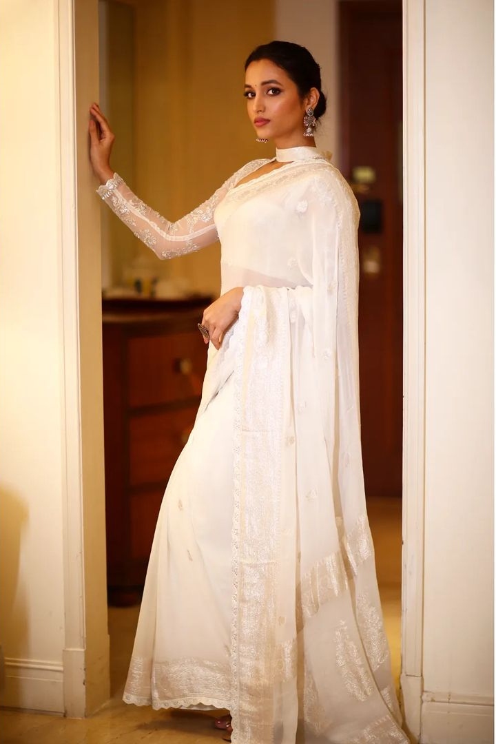 Srinidhi Shetty looks graceful in an ivory silk saree at “Cobra” audio launch! Srinidhi Shetty looks graceful in an ivory silk saree at “Cobra” audio launch! srinidhi shetty in abhilasha pret