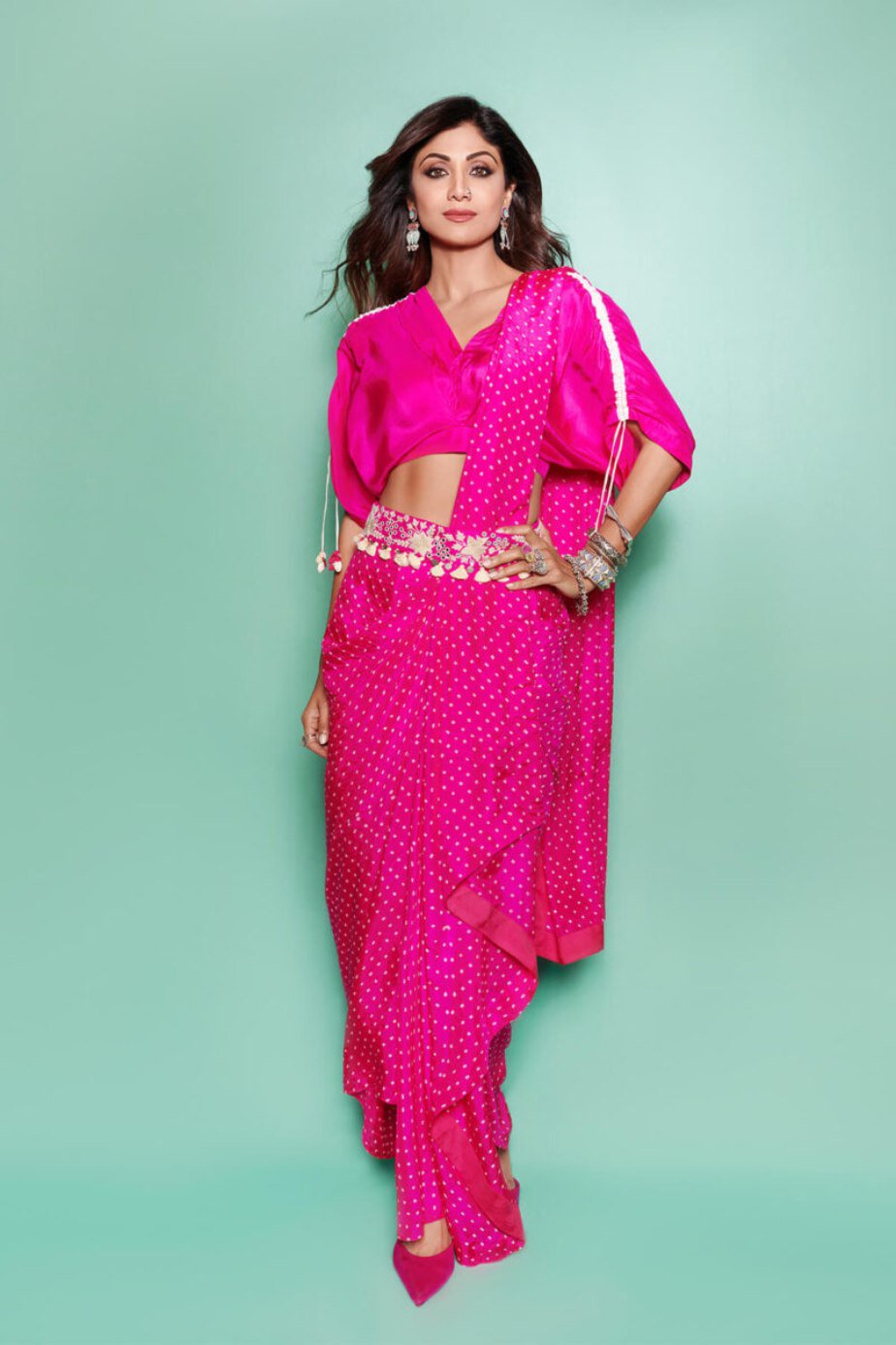Shilpa Shetty gives a stylish spin to a saree in a pink concept drape! Shilpa Shetty
