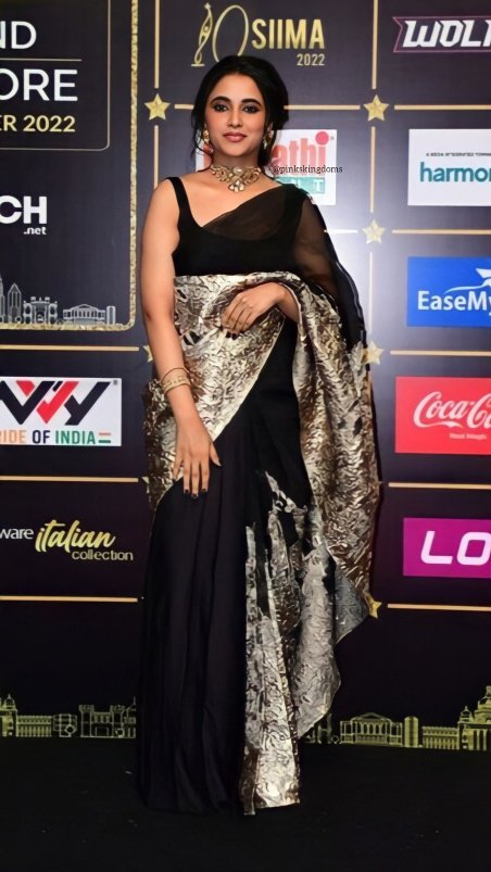 Priyanka Mohan’s stylish party look in a black organza saree at SIIMA’22! celebrities at siima'22