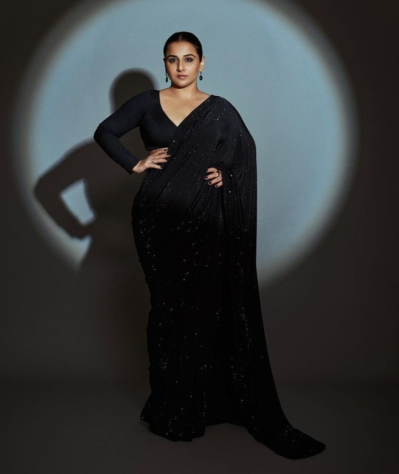 Vidya Balan looks classy in a black sequinned saree at an event! Vidya Balan looks classy in a black sequinned saree at an event! Vidya Balan
