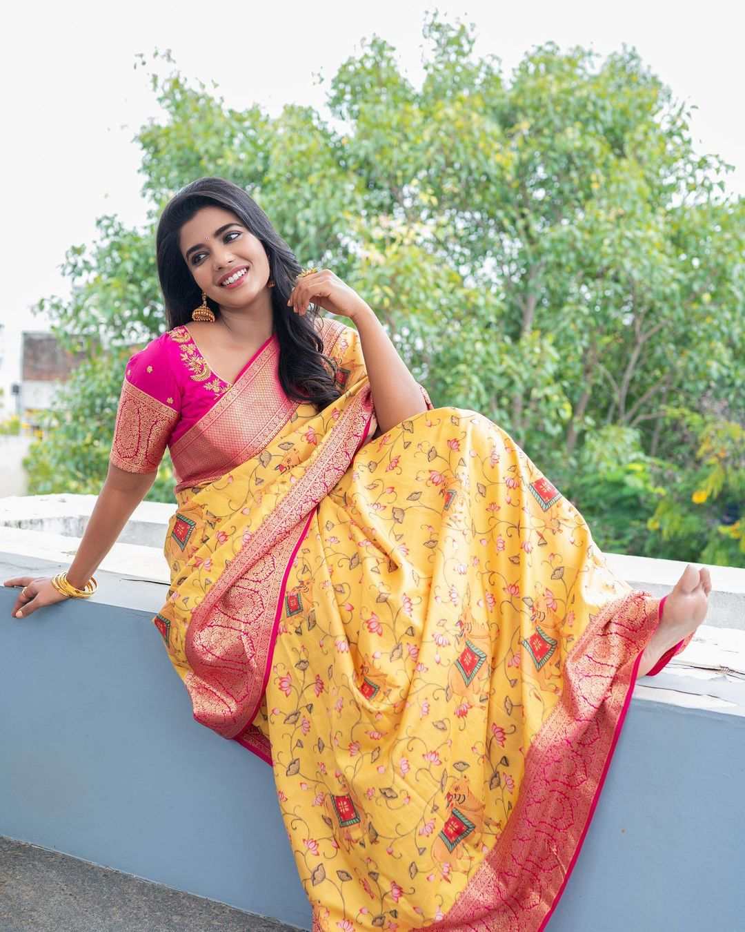 Aishwarya Rajesh in a yellow silk saree! Celebrity Sarees