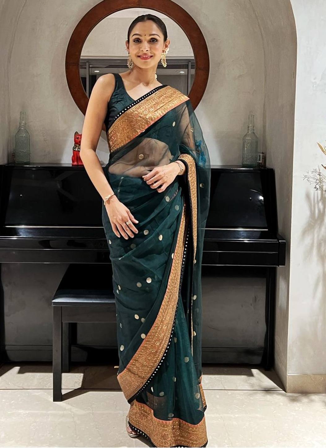Andrea Jeremiah looks strikingly beautiful in a green saree! ANDREA JEREMIAH IN A SAREE