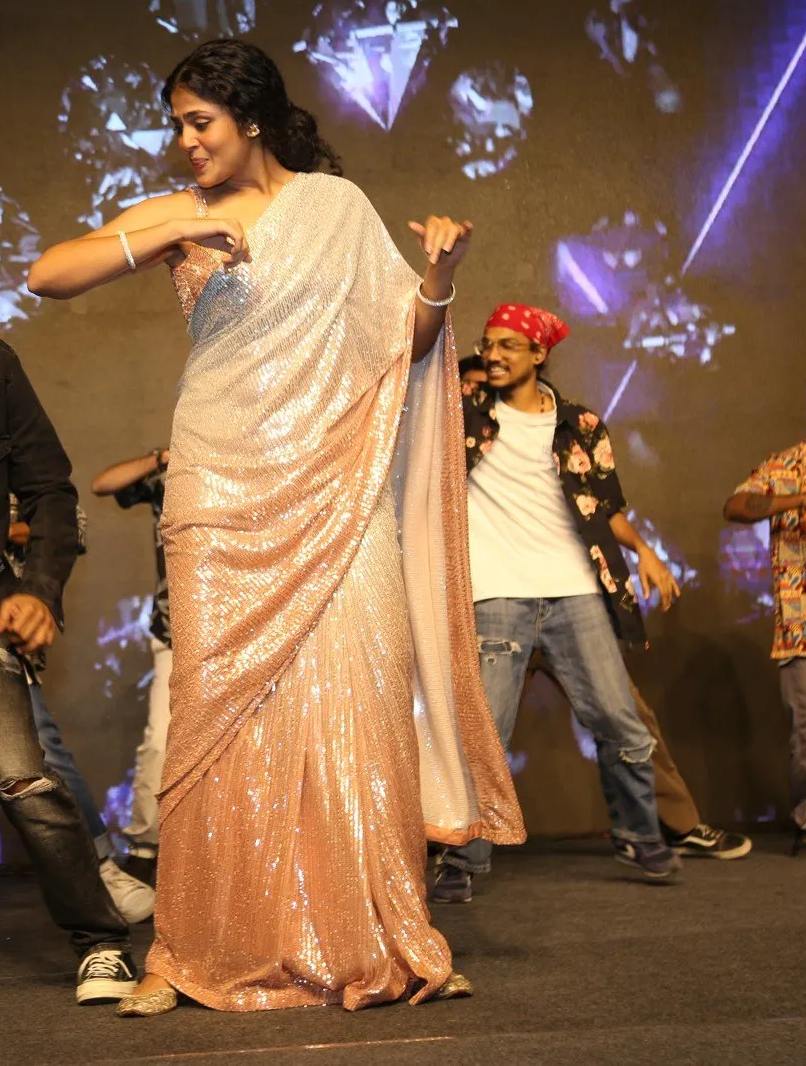 Faria Abdullah in a sequinned saree at “Like, Share, Subscribe” pre release! How to style a sequinned saree