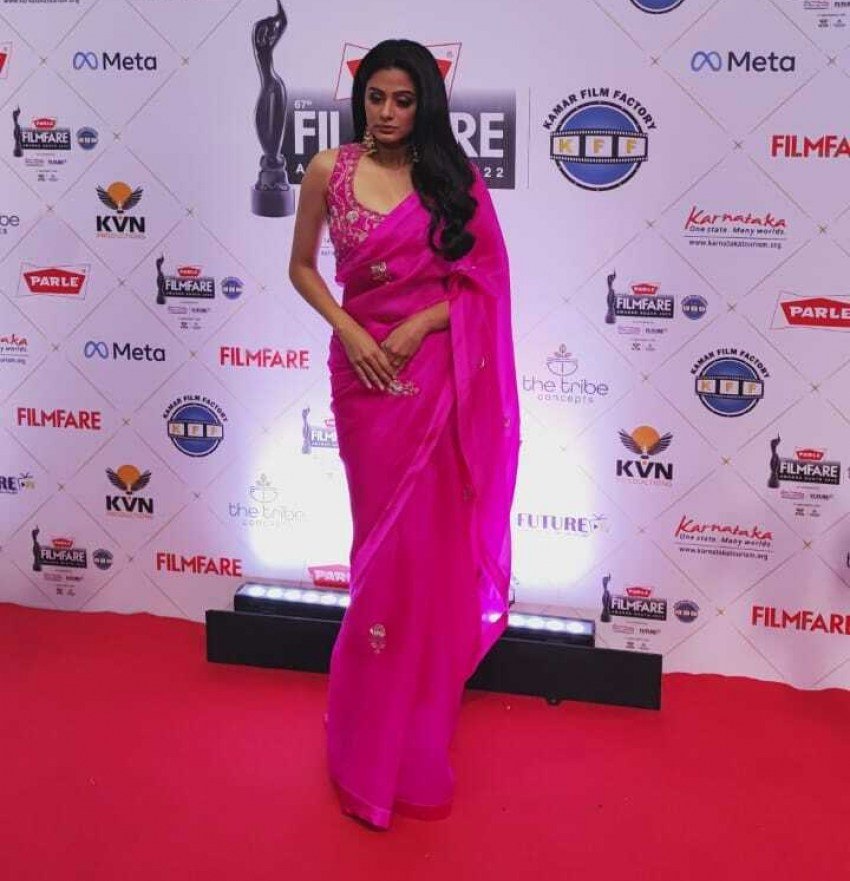 Priya Mani’s gorgeous look in a pink organza saree at 67th Filmfare South! Priya mani raj in a saree
