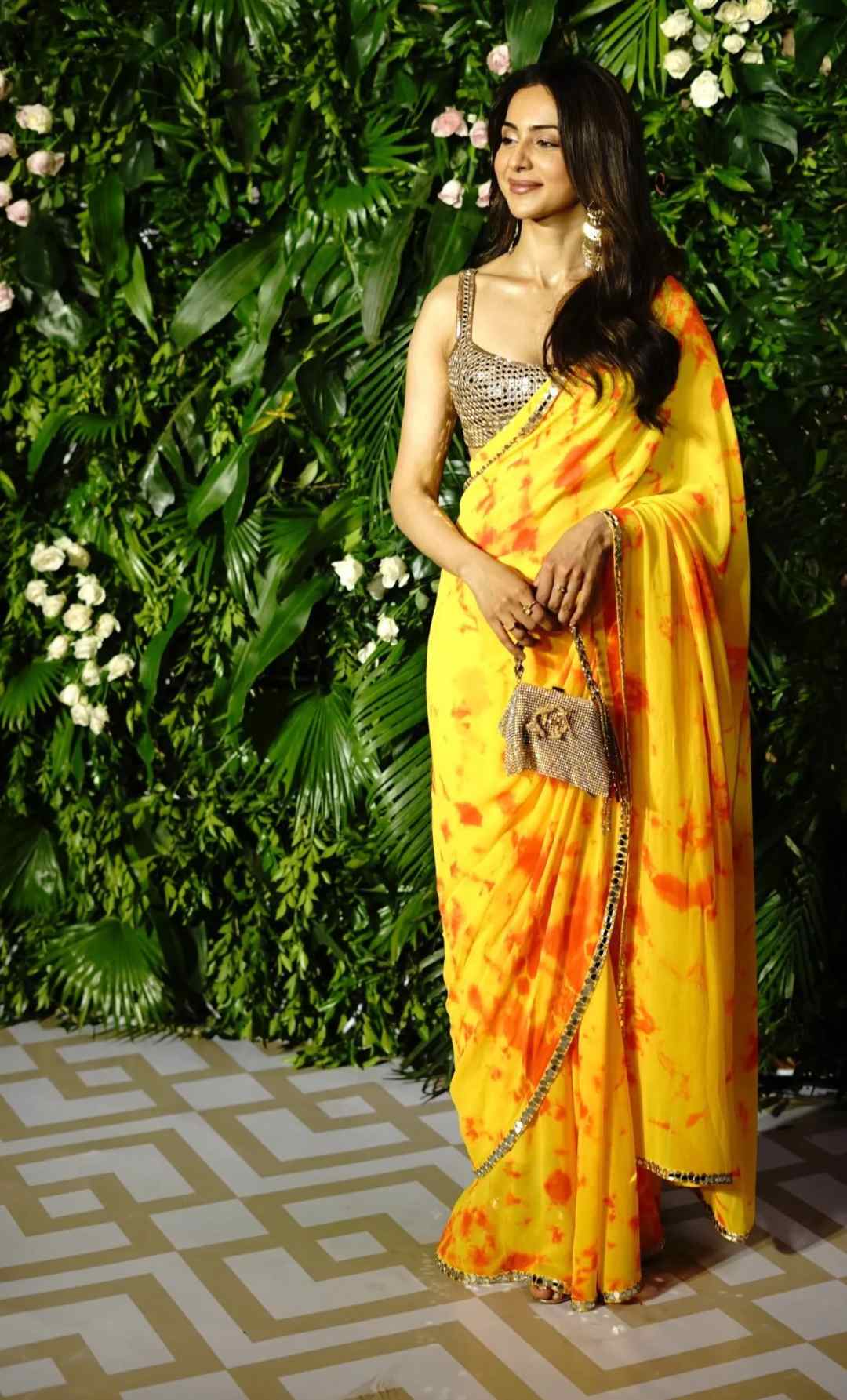 Rakulpreet Singh chose a trendy tie dyed saree for a Diwali party! Rakulpreet Singh chose a trendy tie dyed saree for a Diwali party! Celebrity Sarees