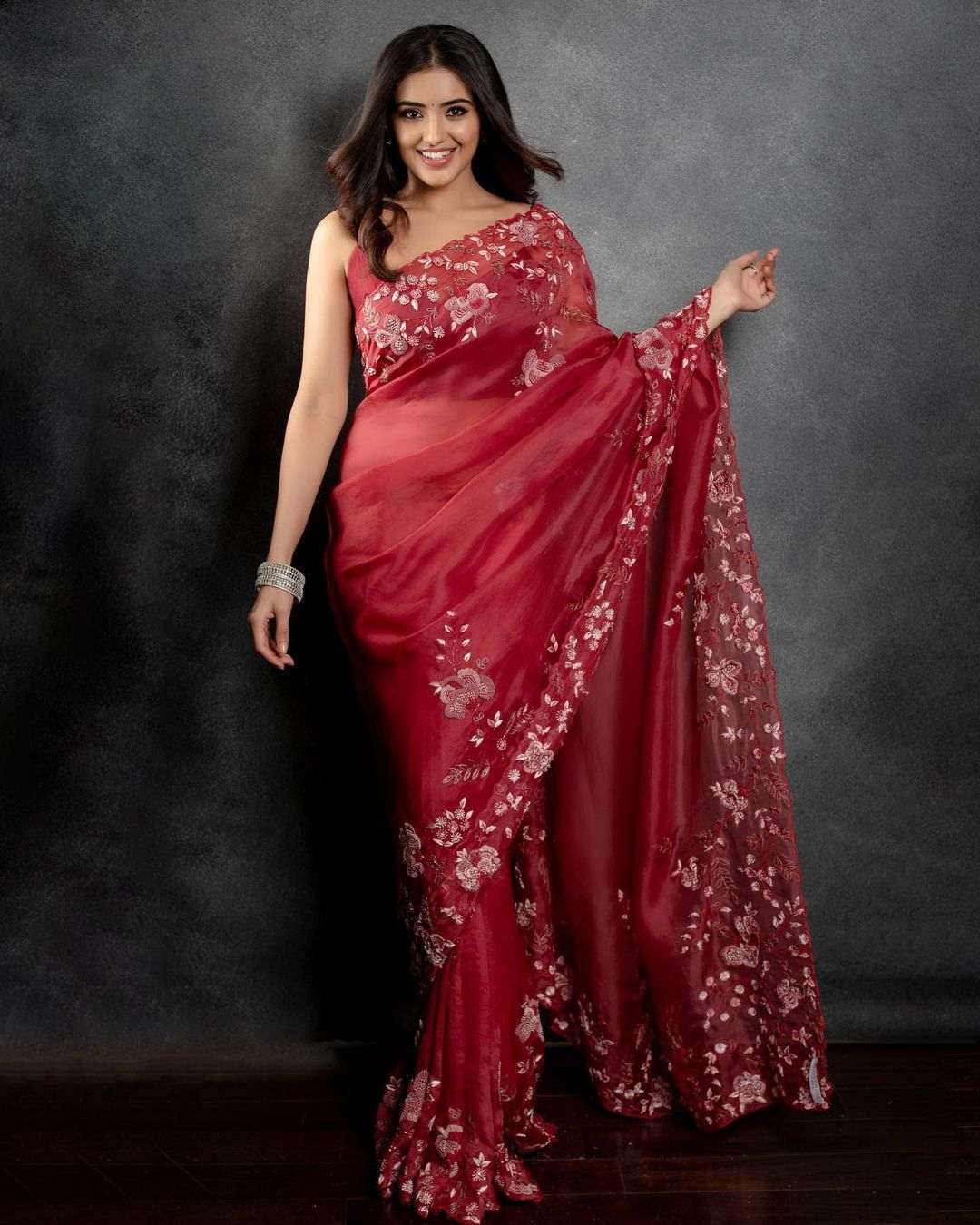 Malvika Sharma winds up “Koffee with Kadhal” promotions in a cut work saree! Malavika sharma