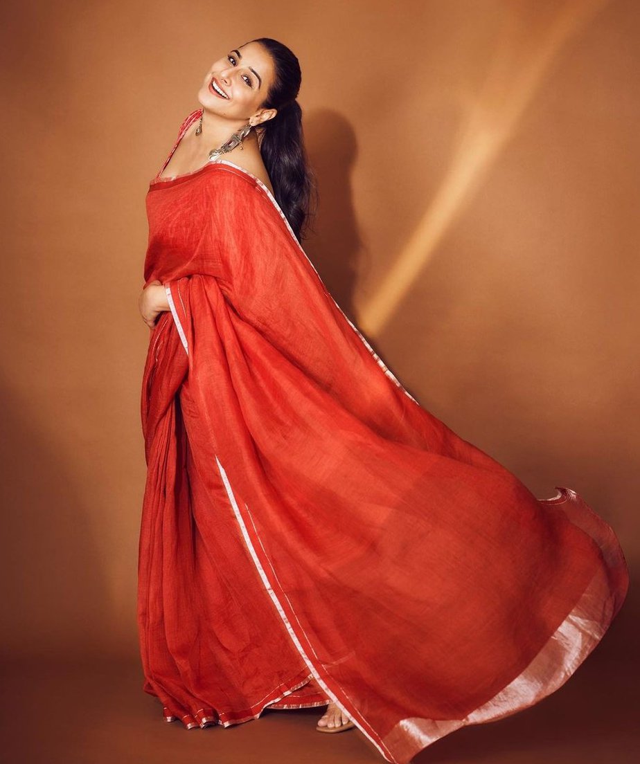 Vidya Balan in a red saree with matching blouse! Vidya Balan in a red saree with matching blouse! Vidya Balan